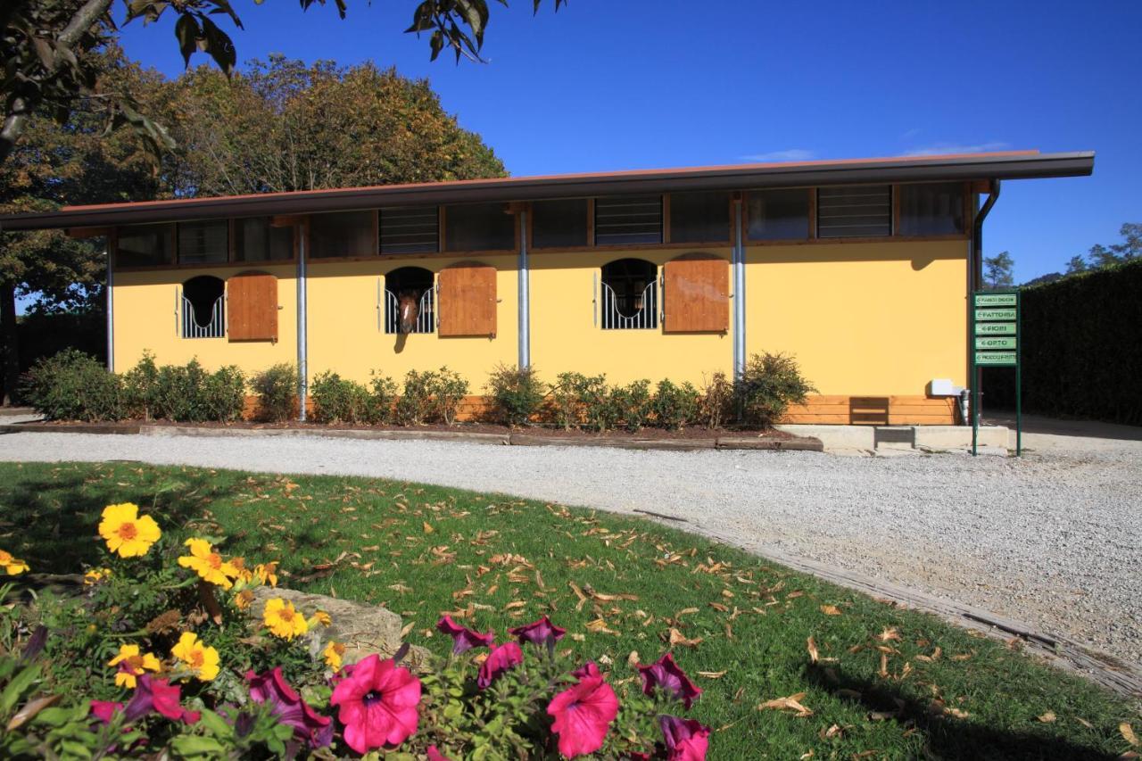 Agriturismo Monsereno Horses Imbersago Kültér fotó